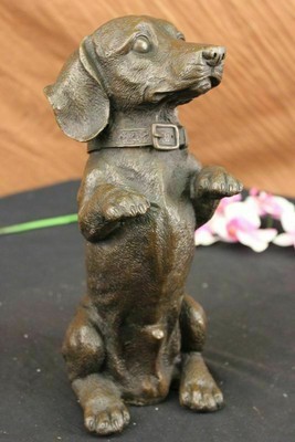 weiner dog statue