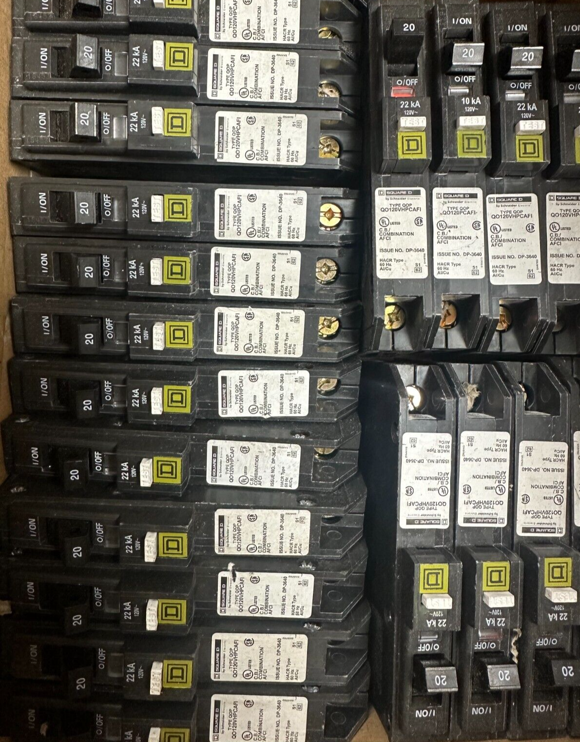 Foto 1 di 3