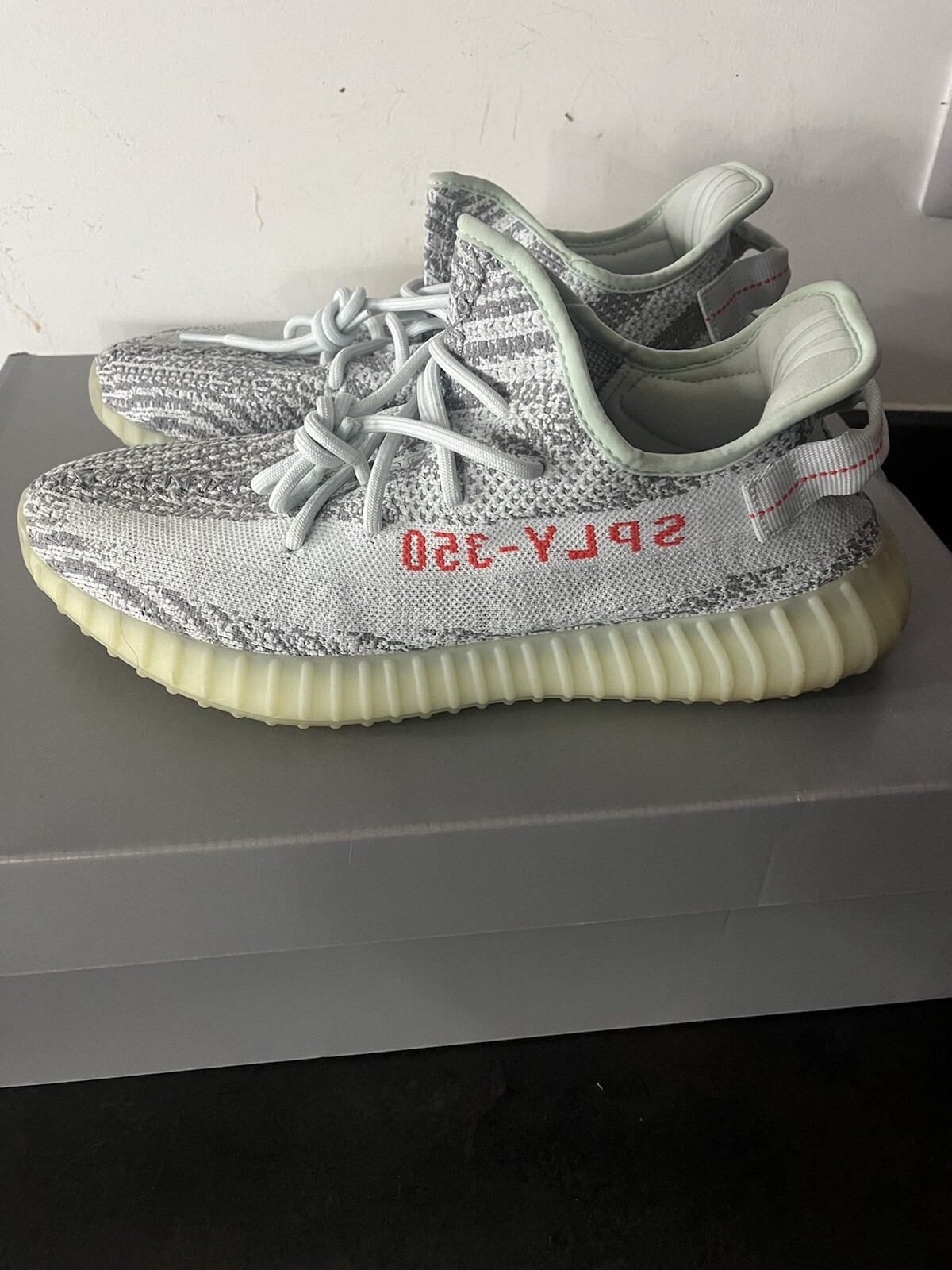 Tinte azul Yeezy