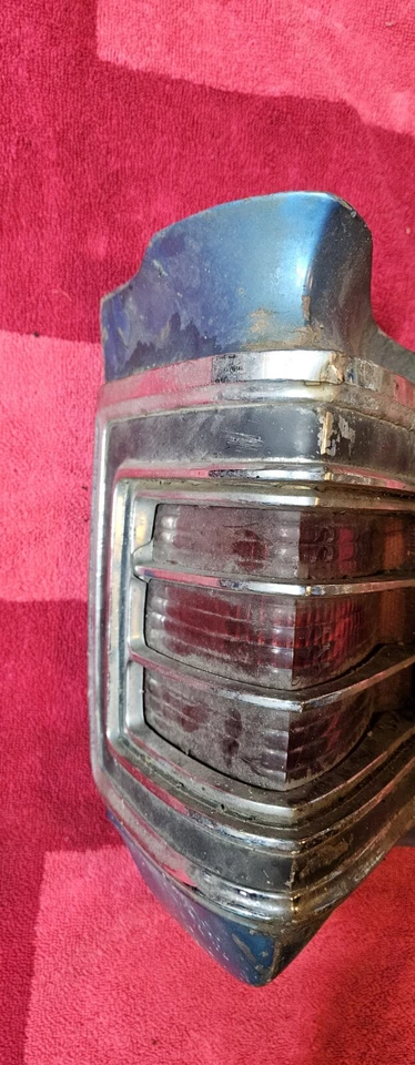 CONJUNTO CARCASA LÁMPARA CHEVELLE CHEVROLET 7640876. LADO DERECHO, 1967 Foto 4 de 4