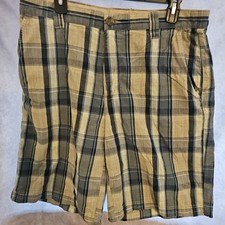 Columbia Mens Shorts Plaid Size 34