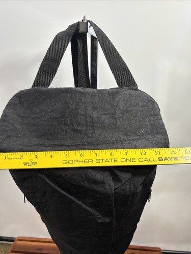 Gaiam Yoga Knapsack Single Strap Backpack Tote Bag Black Pockets Crossbody T95 - Picture 7 of 13