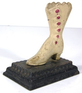 1890s VICTORIAN CAST IRON DESKTOP FIGURAL MATCH HOLDER WOMANS HIGH BUTTON SHOE