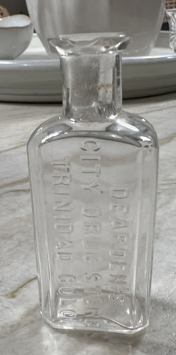 Tough and rare nice 1903 Deardon's City Drug Store Trinidad Colo pharmacy bottle