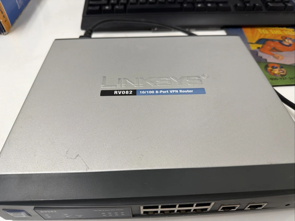 Linksys RV082 100 Mbps 8-Port 10/100 Wired Router - dual WAN load balance & VPN - Image 3 of 4