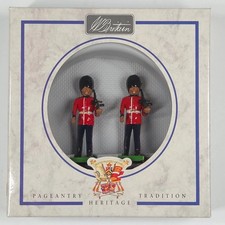 Britains 8313, Coldstream Guards, Two marching, with box. 1994