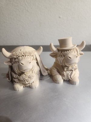 Set of Two Highland Cow Bride and Groom Figurines Wedding, Brown PLA