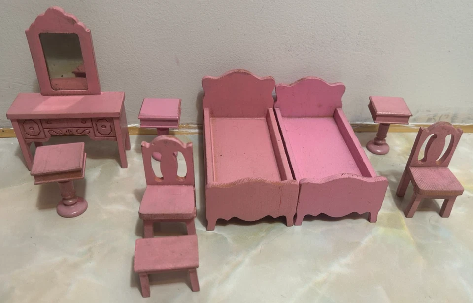 Antique 1938 STROMBECKER 9 Piece Pink Bedroom Set Dollhouse Miniature lot - Image 2 of 4