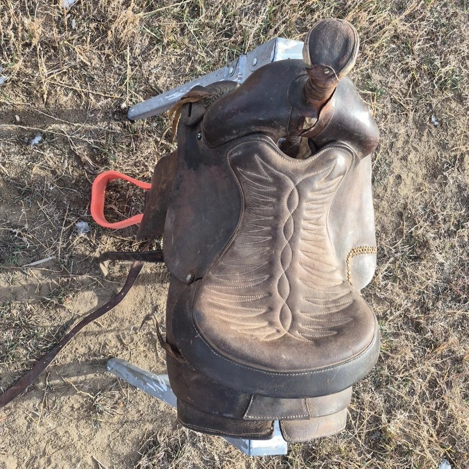 Sillín Western vintage bien usado, dura bien. Gran sillín de trabajo de entrenamiento Foto 2 de 4