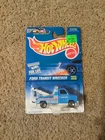 VTG NIP 1997 Hot Wheels Collector No. 620 Ford Transit Wrecker Tow Truck