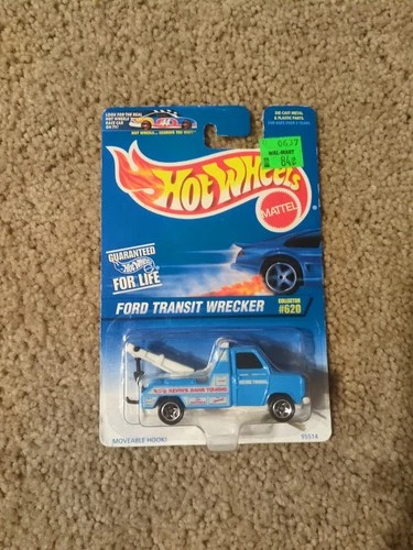 VTG NIP 1997 Hot Wheels Collector No. 620 Ford Transit Wrecker Tow Truck