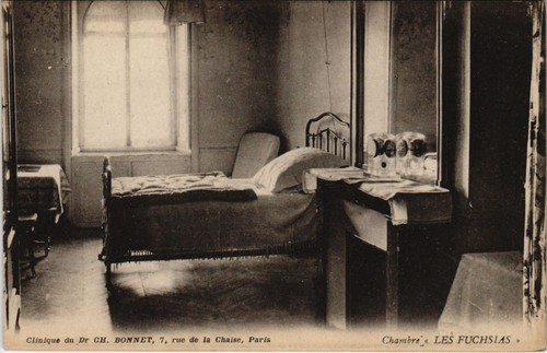 CPA PARIS 7e - Clinique du Dr Ch. Motorhaube - 7, Rue de la Chaise (55542)