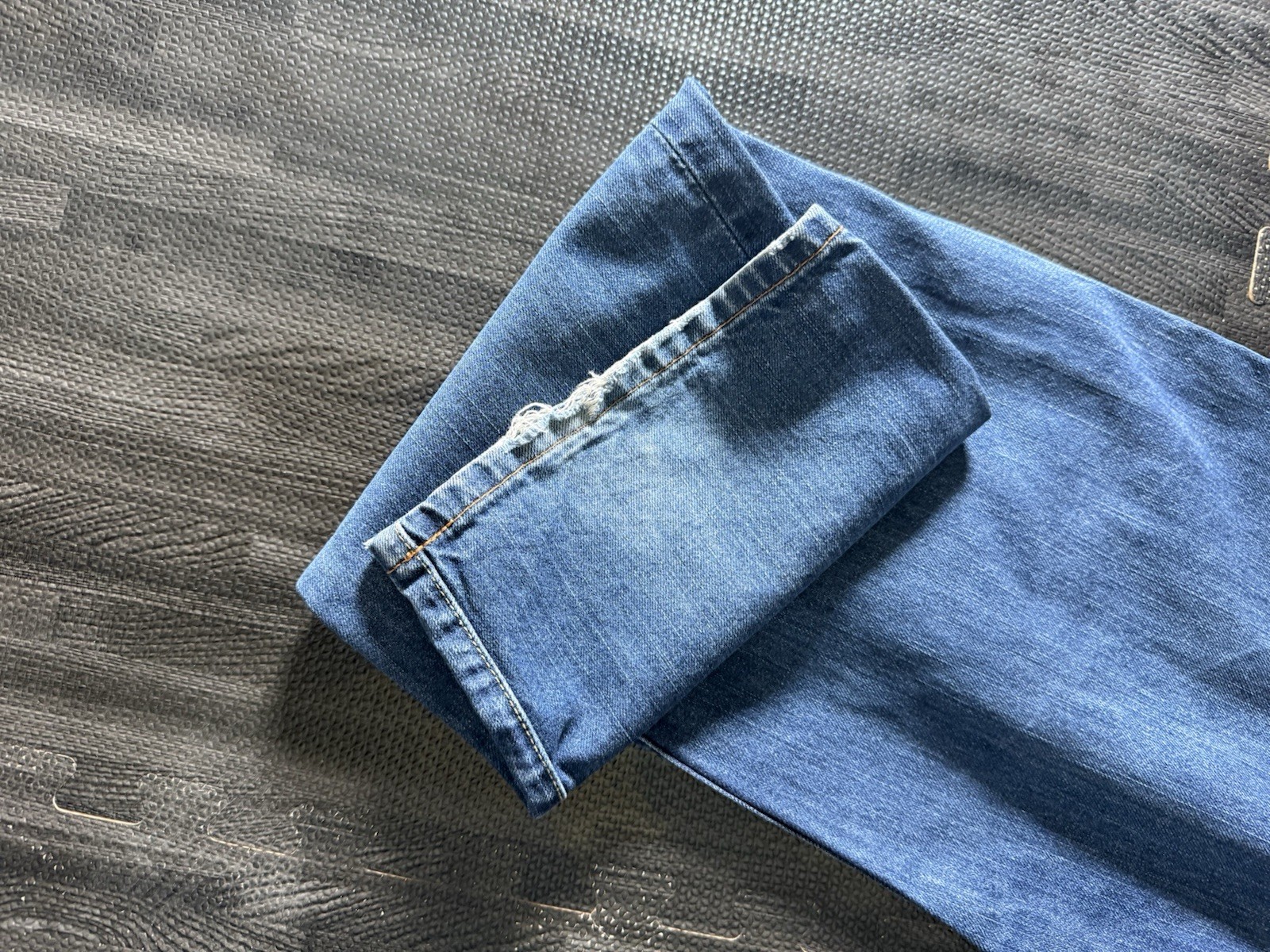 Lot of 3 Women’s jeans and khakis Lucky Brand, ZARA, Dockers thumbnail 17