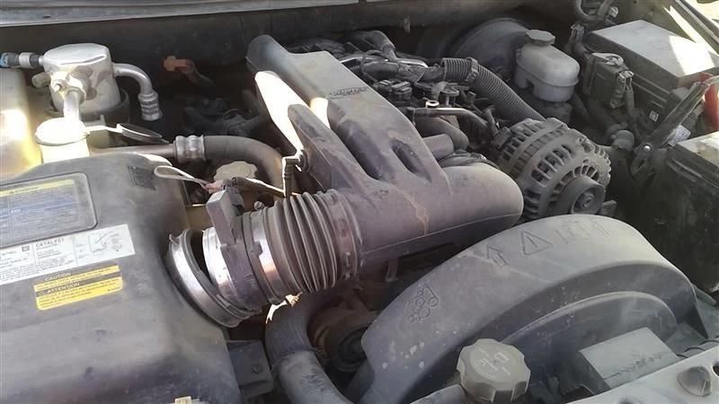 Engine 5.3L VIN M 8th Digit Denali Fits 05 ENVOY 25662738 Foto 2 de 4