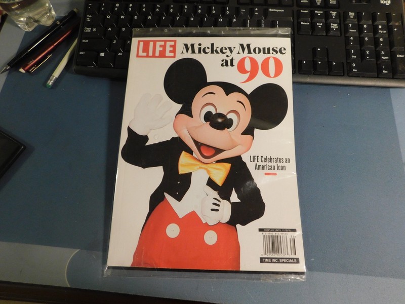 Life Magazine: Mickey Mouse At 90 Vol 18 No 16 2018