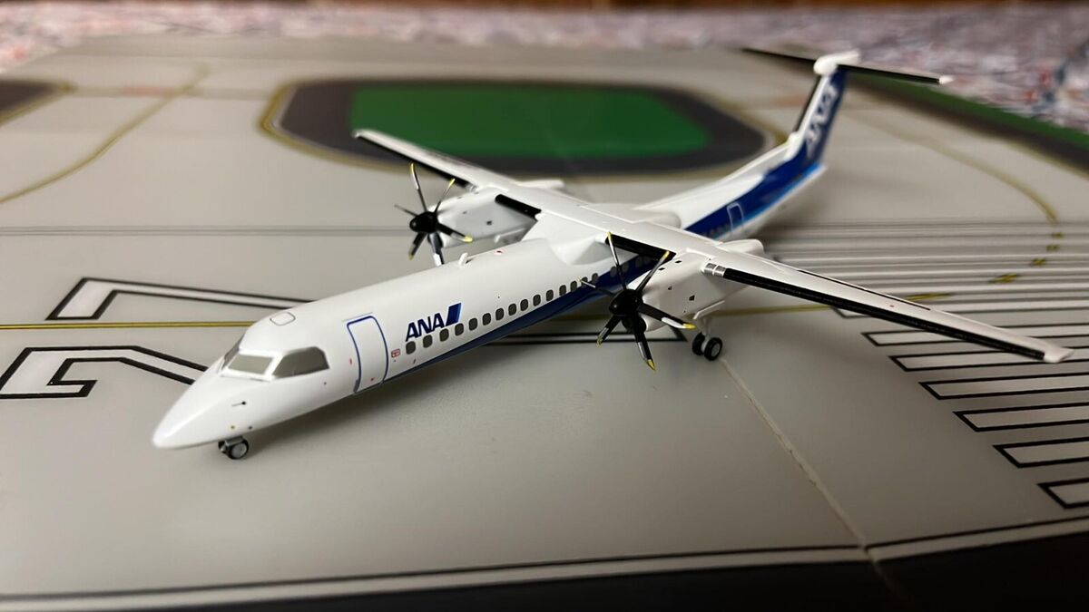 ANA Trading All Nippon Bombardier DHC-8-Q400 Current Color ANA Trading All Nippon Bombardier DHC-8-Q400 Current Color