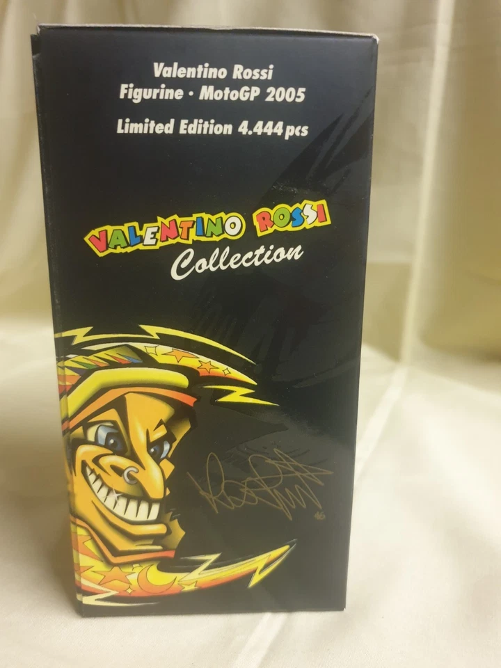 MINICHAMPS VALENTINO ROSSI 1/12 FIGURE 2005 MotoGP with sunglasses - Image 4 of 4