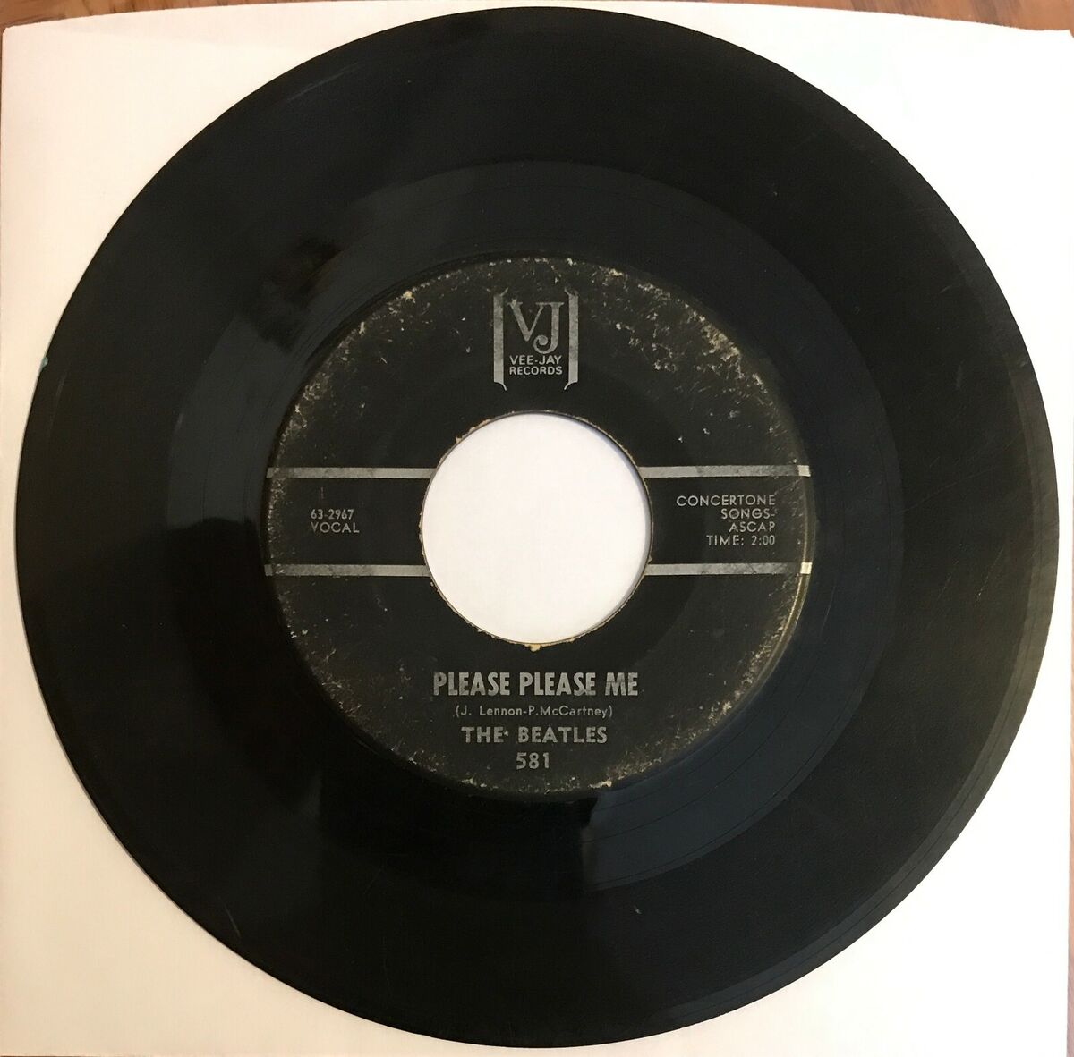 The Beatles 45 RPM Please Please Me / From Me To You - Vee The Beatles 45 RPM Please Please Me / From Me To You - Vee