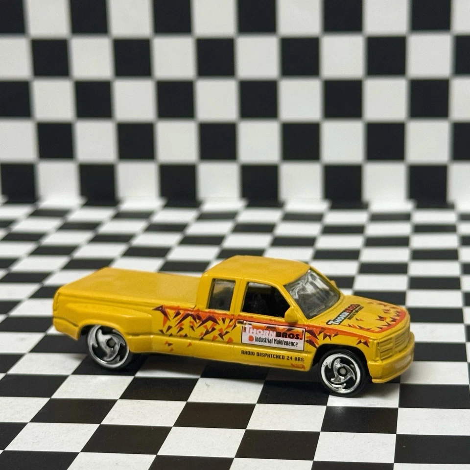Vintage  Hot Wheels 1998  First Edition - Customized C3500 Dually - Image 2 of 4