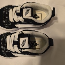 VANS Old Skool Unisex Toddler Sneakers Black White size 5US Suede Canvas Low Top