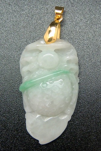 NATURAL BURMA "A" JADEITE JADE LUCKY SPIDER CARVING PENDANT: 22K GOLD PLATED - Picture 11 of 12