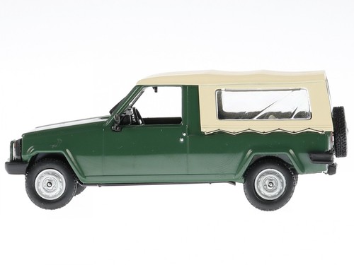 Mava Renault Farma 1983 green diecast model car +acrylic show case Hachette 1:43 - Picture 2 of 4
