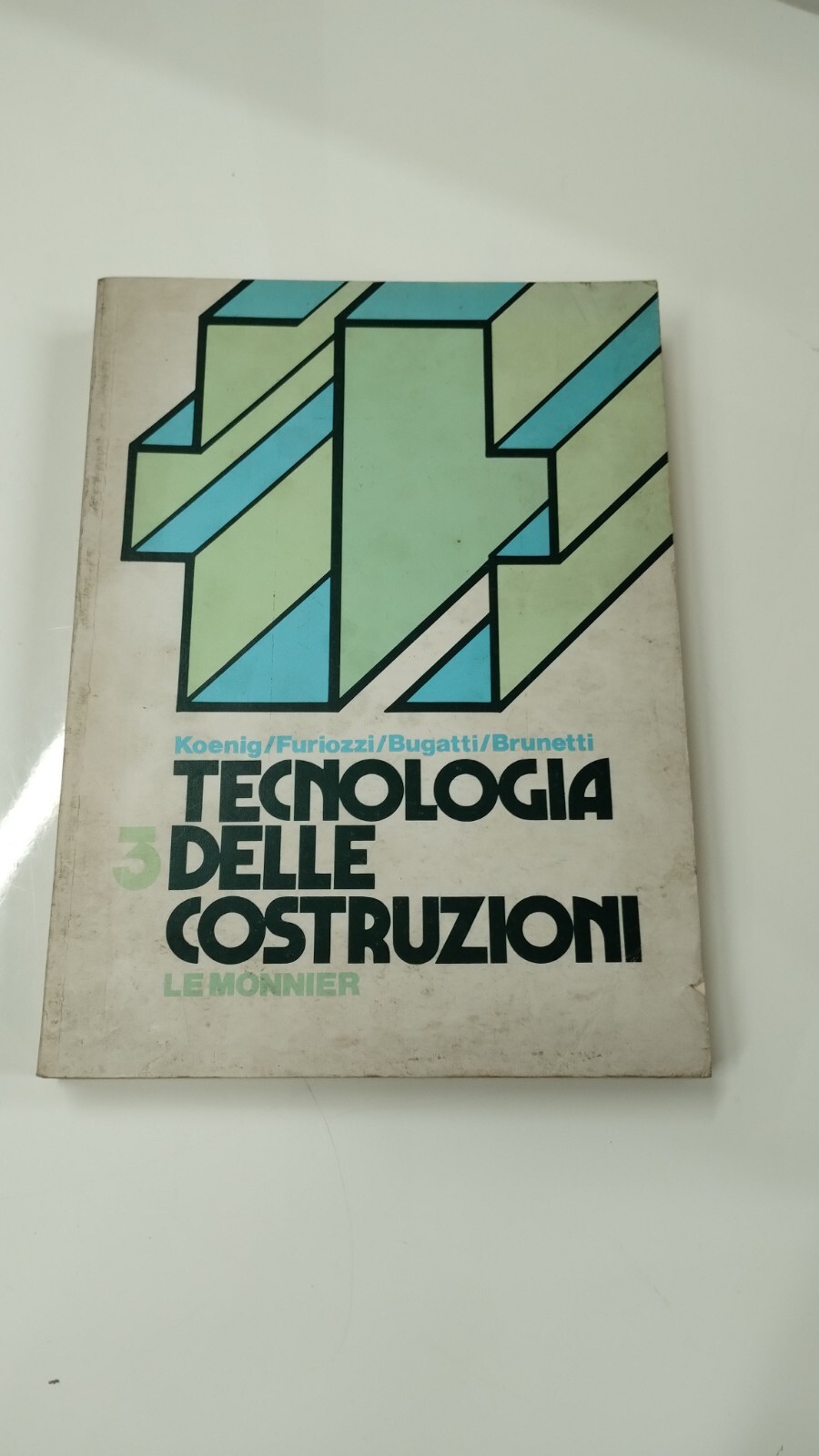 Foto 1 di 12