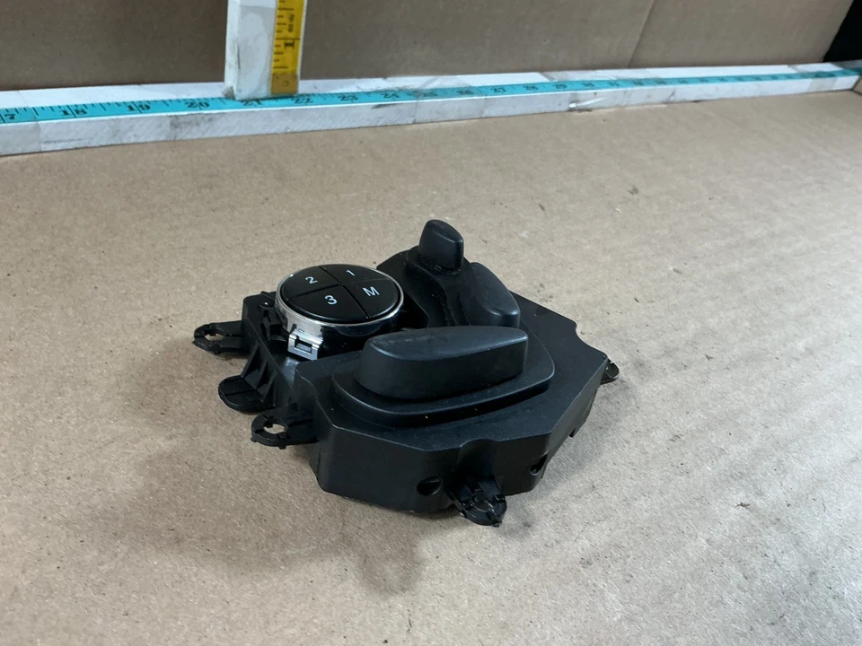 Interruptor de control del asiento delantero derecho Mercedes-Benz E500 2003-2009 2118218079 OEM Foto 3 de 4