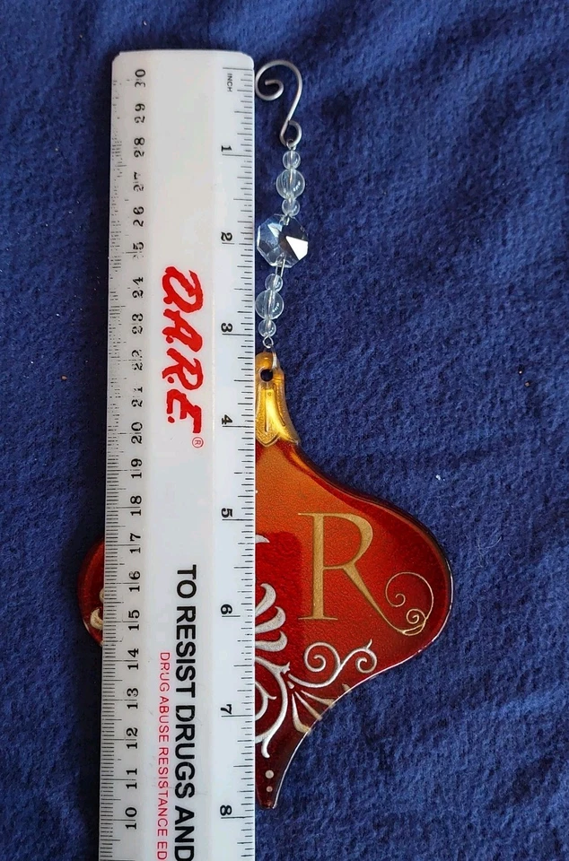 Amscan Grasslands Road Adorno de Navidad Vidrio Rojo Monograma Letra R Vidrio Dorado Foto 3 de 4