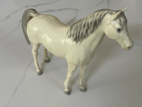 Pair of Vintage Breyer Horses (Arabian Mare & Pony Palamino) - Picture 2 of 9
