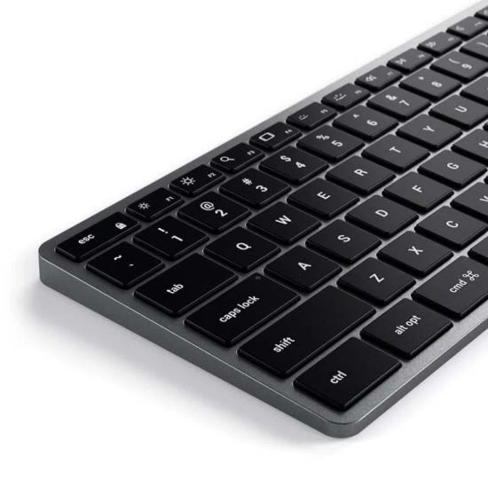 Satechi SLIM X3 USB-C Bluetooth QWERTY Backlit Keyboard with Numeric Keypad - Image 4 of 4