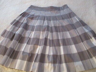 Liz Claiborne A Line Skirt Grey/White Plaid Pleated Knee Length Womens Size 