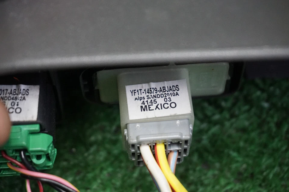 Interruptor de ventana derecha Ford Taurus 2000 01 02 03 04 05 06 07 OEM YF1T14529 Foto 4 de 4