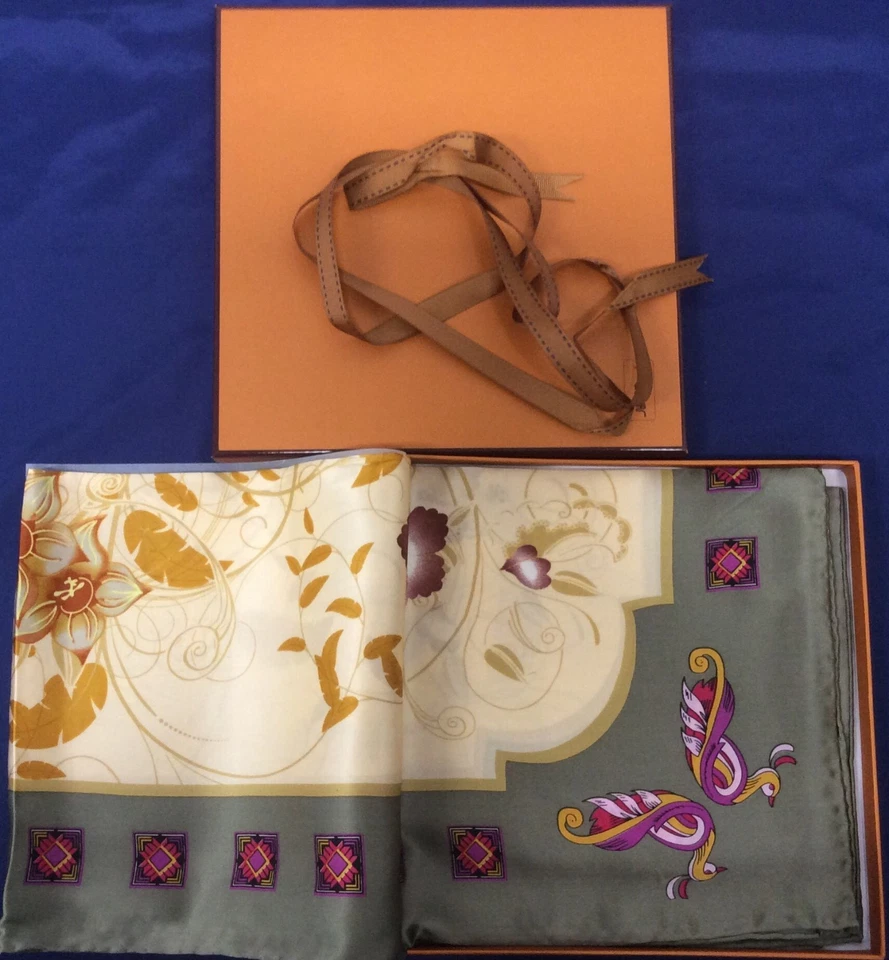 Bufanda cuadrada impresa digital satinada 16 mm textil 100 % seda Hardy's Foto 4 de 4