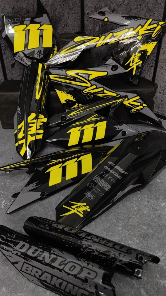 Plásticos + Gráficos Suzuki RMZ 450 2018-2026 RMZ 250 2019-2026 calcomanías aplicadas Foto 4 de 4