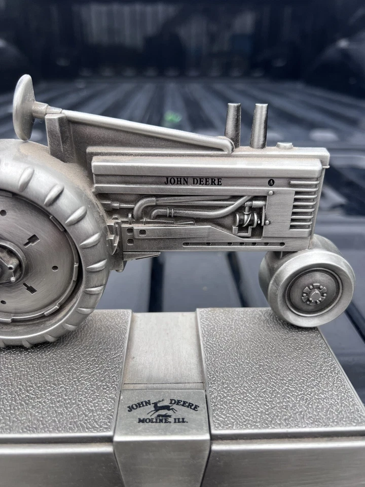 Tractor John Deere Modelo A - Adorno de Escritorio - Excelente Estado - Muy Raro Foto 2 de 4
