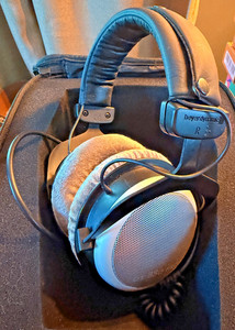Beyerdynamic DT-880-PRO-250 Headphones-Excellent Condition - Fully Tested