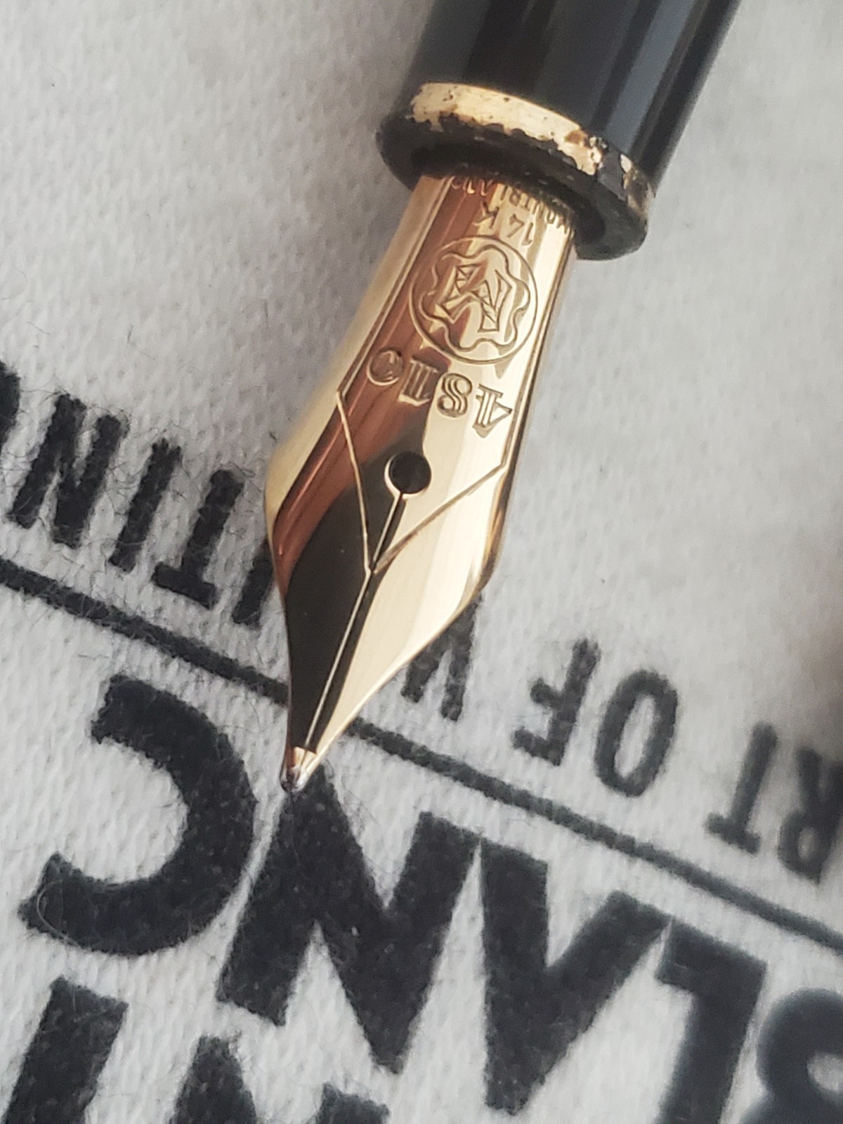 Montblanc Meisterstuck Classic 144 14k Fountain Pen