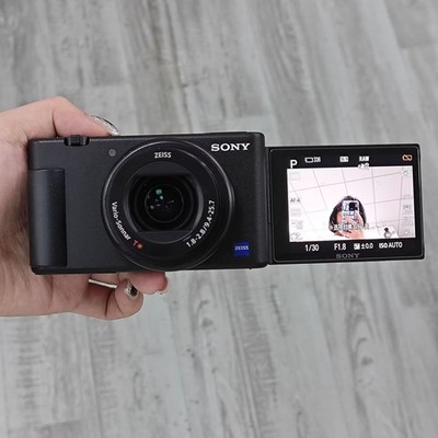 Sony ZV-1 20.1MP Compact Digital Camera Side flip-out 3.0  LCD screen