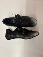 Imagen de black Shimano RC7 (RC702) Road Cycling Shoes equipped with dual BOA dials 7.5