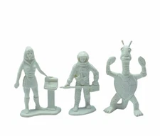 Timmee plastic space toy figures Tim Mee Galaxy Laser Team lot WHITE Turtle girl