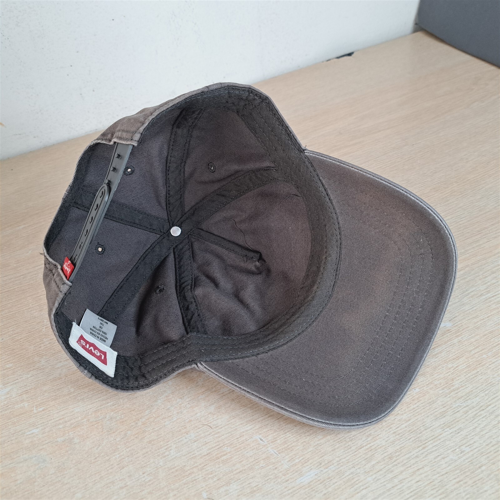 LEVI'S ADJUSTABLE SNAPBACK BASEBALL HAT/CAP, GRAY… - image 13