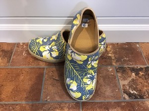 dansko canvas