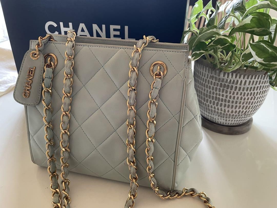 CHANEL Vintage Matelasse Chain Bag with Quilted Design #PGL0C7