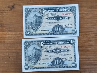 L Gibraltar 2 billets de 10 shillings numéros se suivent voir état