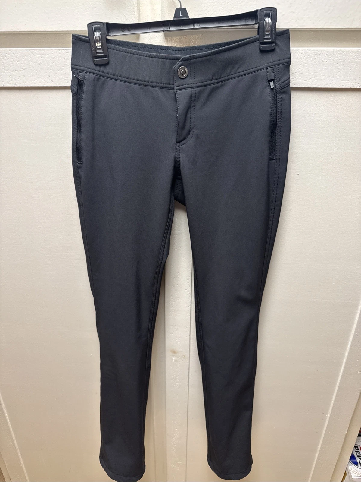 Kuhl Women’s Frost Softshell Pant Black Size 2 Regular Zip Pockets And Zip Legs