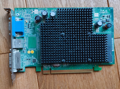 Dell ATI Radeon X1300 Pro 256MB PCIe Grafikkarte VGA/DVI/S-Video