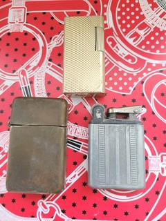 FLAMIDOR. 1 lot de 3 briquets 2 essence et 1 gaz.