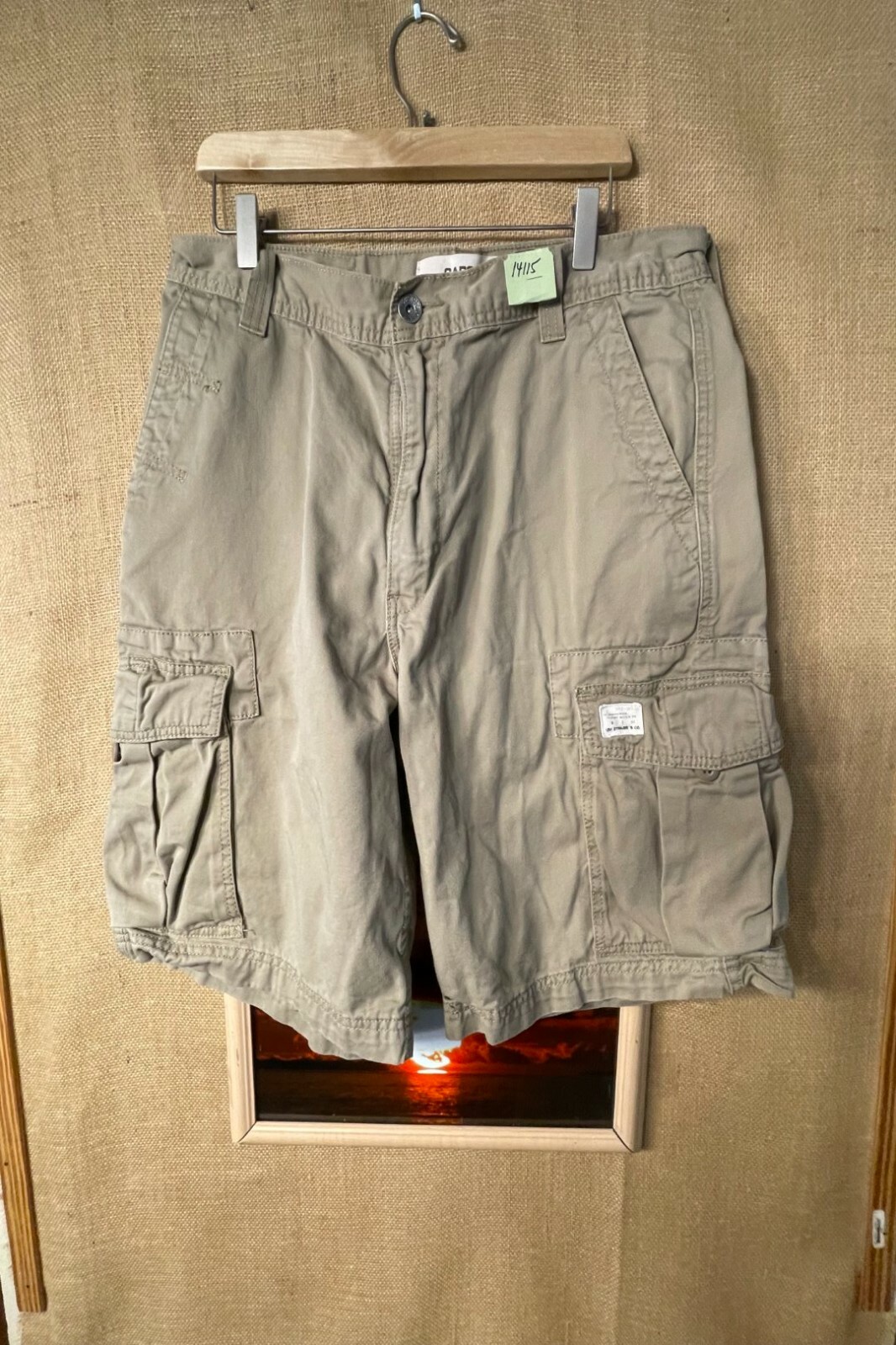 Levi’s men’s beige cargo shorts 34 flat solid Gem