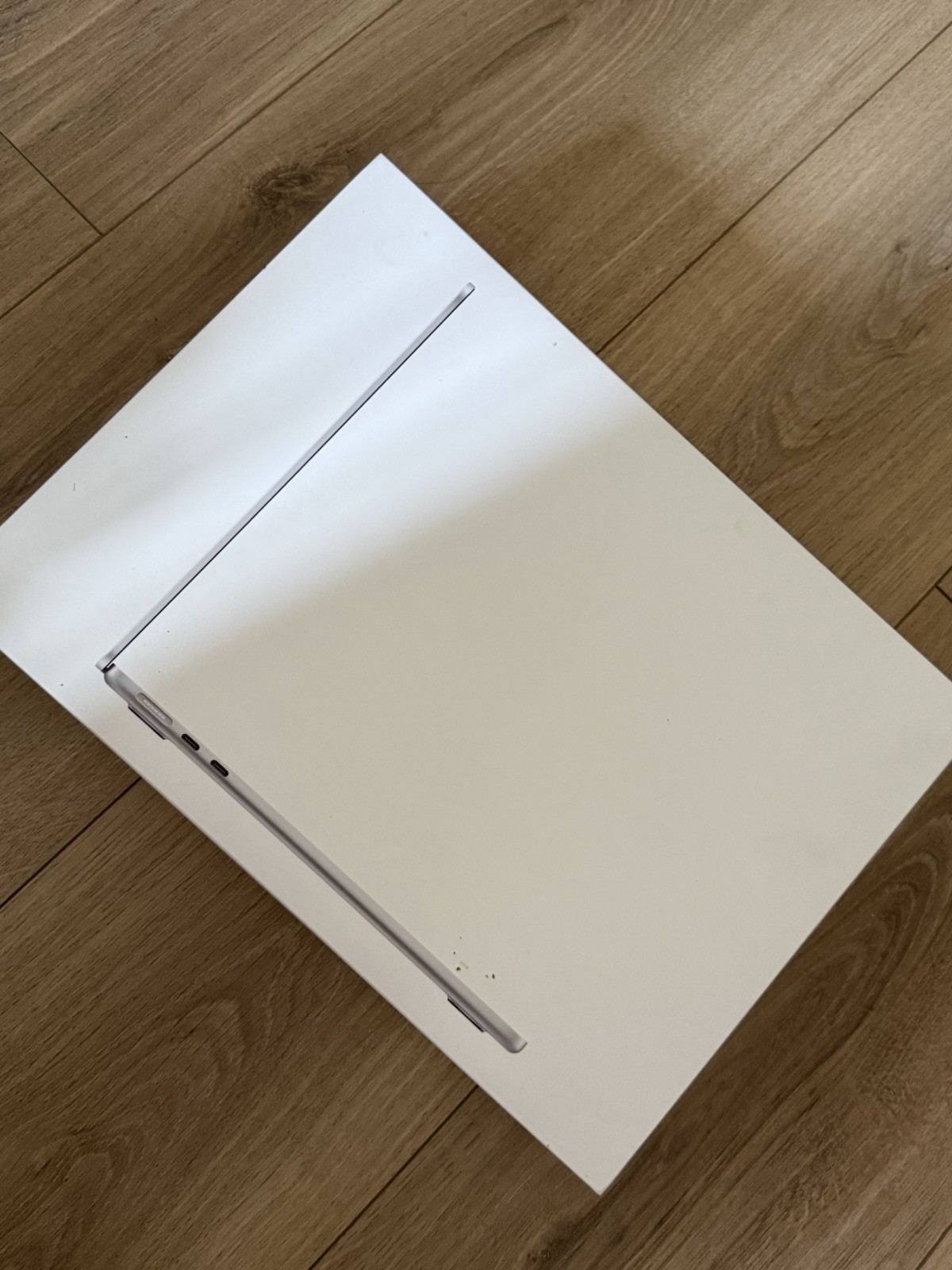 MacBook Air M2 (13.6 Inch; 91% Battery; Mint Condition; Silver)